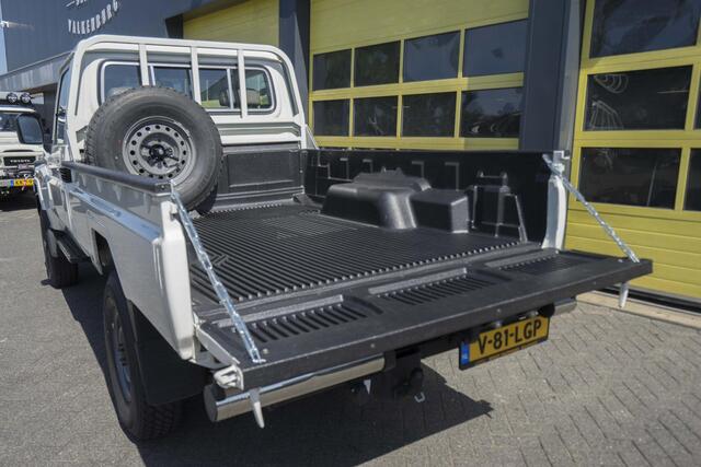 Toyota LAND CRUISER Landcruiser GDJ 79 2.8 D-4D Single Cab 6 A/T