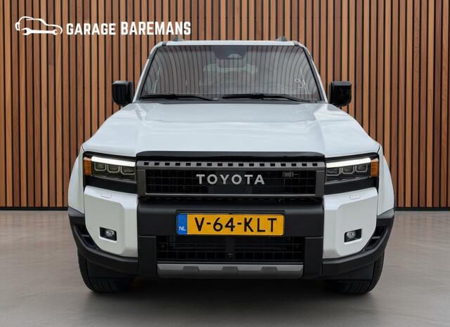 Toyota LAND CRUISER 250 2.8 D-4D Standard Roof Window Van Navigator