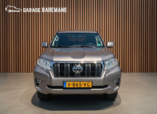 Toyota LAND CRUISER 2.8 D-4D-F Challenger Window Van BEARLOCK