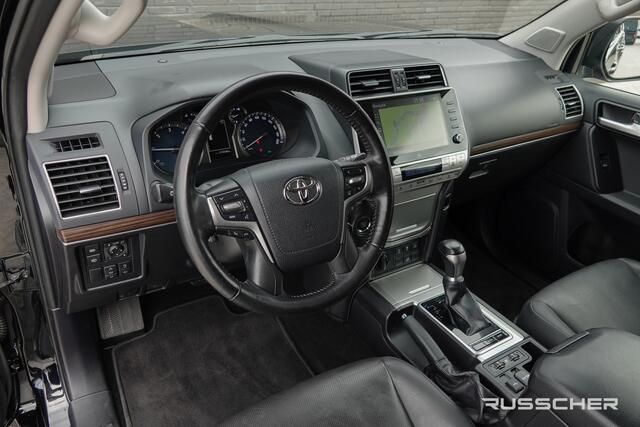 Toyota LAND CRUISER 2.8 D-4D-F Challenger 204Pk Aut. | Grijs kenteken | Leder | Achteruitrijcamera | Trekhaak | 19''