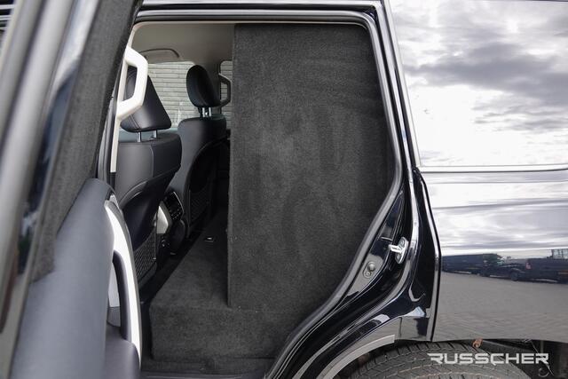 Toyota LAND CRUISER 2.8 D-4D-F Challenger 204Pk Aut. | Grijs kenteken | Leder | Achteruitrijcamera | Trekhaak | 19''