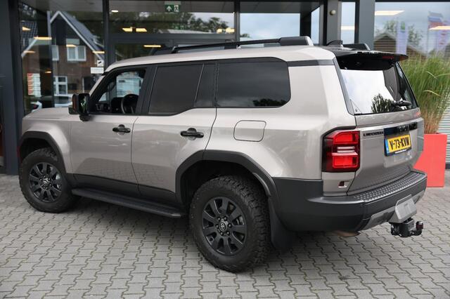 Toyota LAND CRUISER 2.8 D-4D 5DRS ELEGANCE A/T VAN