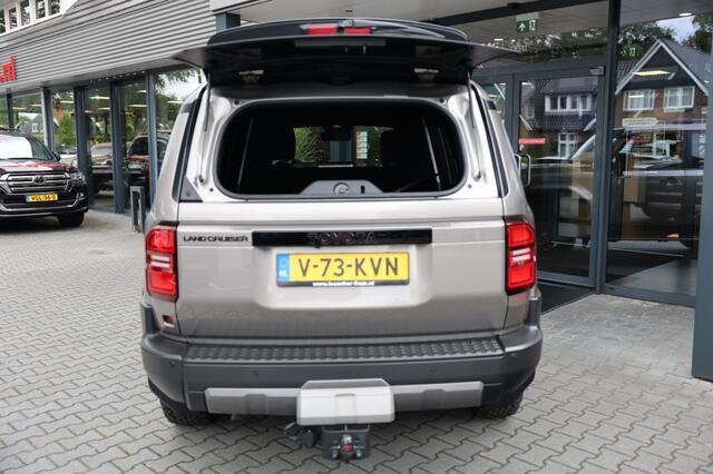 Toyota LAND CRUISER 2.8 D-4D 5DRS ELEGANCE A/T VAN