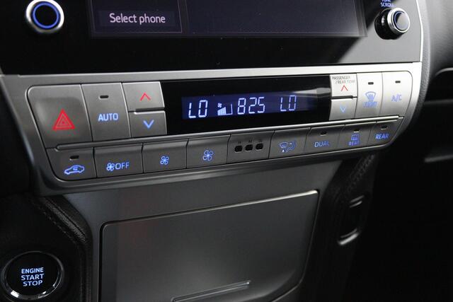 Toyota LAND CRUISER 2.8 D-4D-F Challenger Window Van | Nieuwe motor bij 191858KM | Trekhaak | Stoelverwarming |