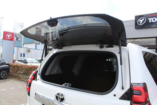 Toyota LAND CRUISER 2.8 D-4D-F Professional Window Van | Rijklaar | Trekhaak | Off-road pack | NL-auto | Leder | JBL | Keyless | Blind Spot | Camera's | Stoelkoeling-/verw. | PDC v+a – foto 10