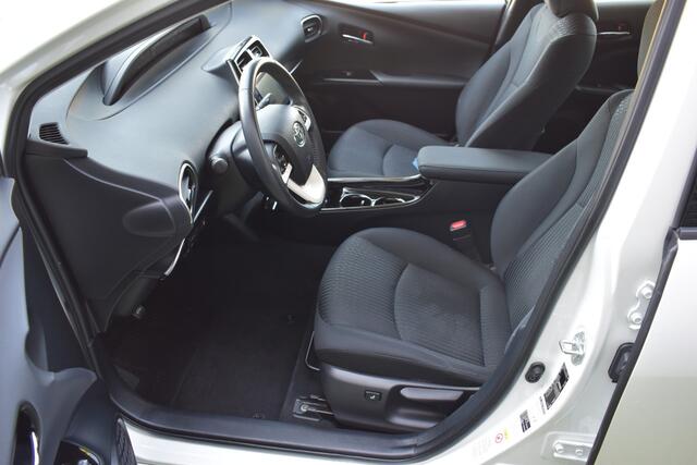 Toyota PRIUS 1.8 Plug-in Dynamic Plug-in | Camera | Navigatie | Stoelverwarming