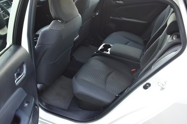 Toyota PRIUS 1.8 Plug-in Dynamic Plug-in | Camera | Navigatie | Stoelverwarming