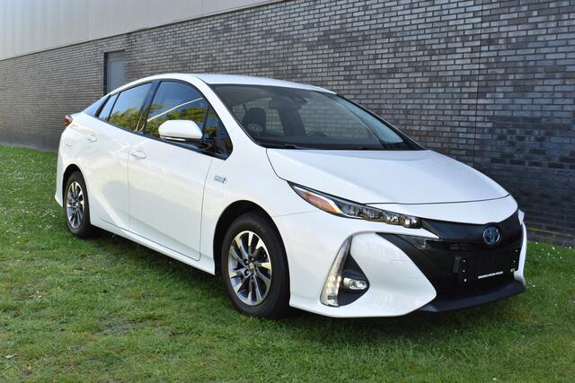 Toyota PRIUS 1.8 Plug-in Dynamic Plug-in | Camera | Navigatie | Stoelverwarming