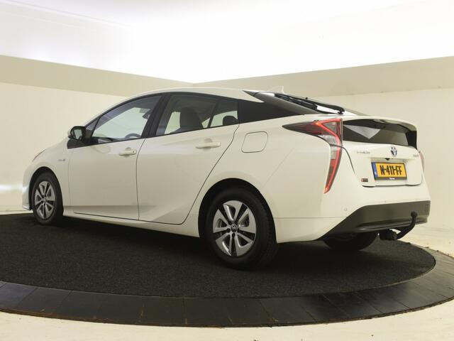 Toyota PRIUS 1.8 Dynamic | Trekhaak | JBL | Stoelverwarming | Parkeersensoren