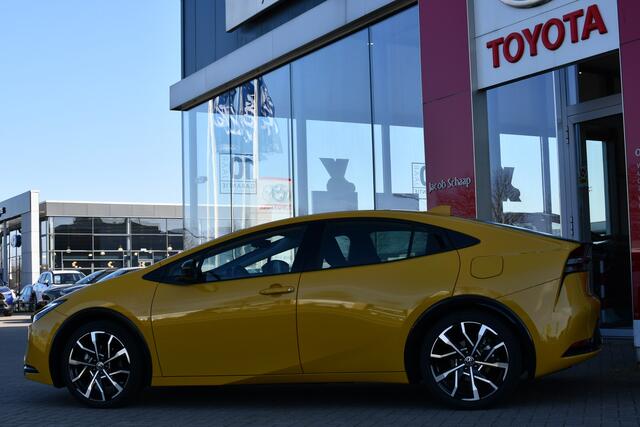 Toyota PRIUS 2.0 Plug-in Executive Automaat 223pk | Dodehoekdetectie | Parkeersensoren | Lichtmetalen velgen 19" | BTW-auto |