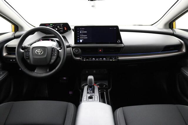 Toyota PRIUS 2.0 Plug-in Hybrid Executive | 220 pk | Stuur-Stoel en voorruitverwarming | Electrische achterklep |