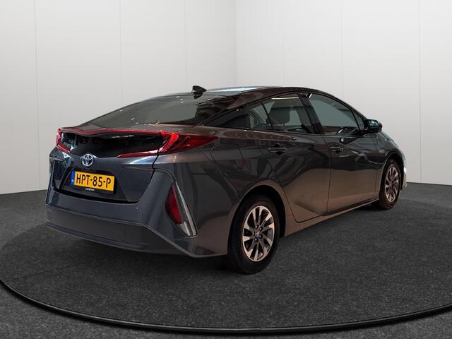Toyota PRIUS 1.8 Plug-in Executive | Full Map Navi | Bluetooth | verwarmde stoelen | lm velgen |