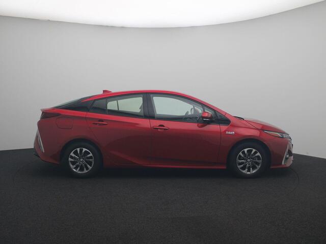 Toyota PRIUS 1.8 Plug-in Business Plus | Navi | Achteruitrijcamera + sensoren | Climate control | Head up display | Stoelverwarming | JBL Audio |