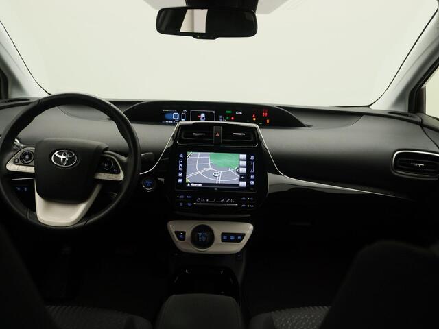 Toyota PRIUS 1.8 Plug-in Business Plus | Navi | Achteruitrijcamera + sensoren | Climate control | Head up display | Stoelverwarming | JBL Audio |