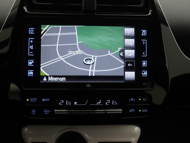 Toyota PRIUS 1.8 Plug-in Business Plus | Navi | Achteruitrijcamera + sensoren | Climate control | Head up display | Stoelverwarming | JBL Audio |