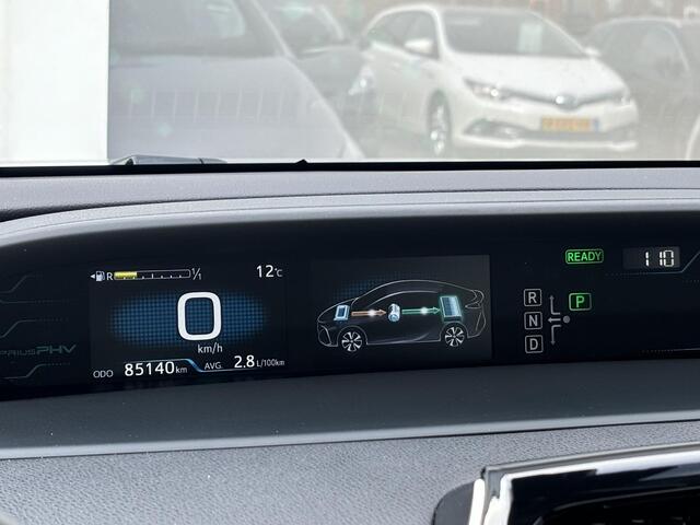 Toyota PRIUS 1.8 Plug-in Dynamic edition | NL-auto | BTW auto | Navigatie | HUD | Dodehoek detectie | Matrix LED | Winter pakket | Adaptive cruise control | Stoelverwarming | Climate control | PHEV |