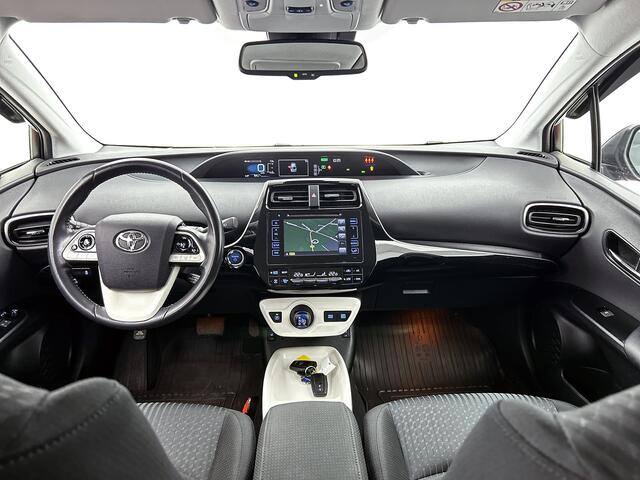 Toyota PRIUS 1.8 Business Plus | Trekhaak | Navigatie | HUD | Stoelverwarming |