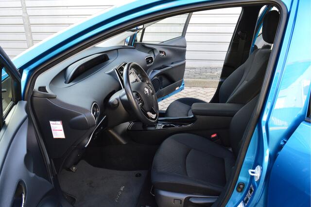 Toyota PRIUS 1.8 Dynamic O.a: HUD, Camera, Carplay, Stoelverw, Clima, Cruise, Etc. All-in prijs!