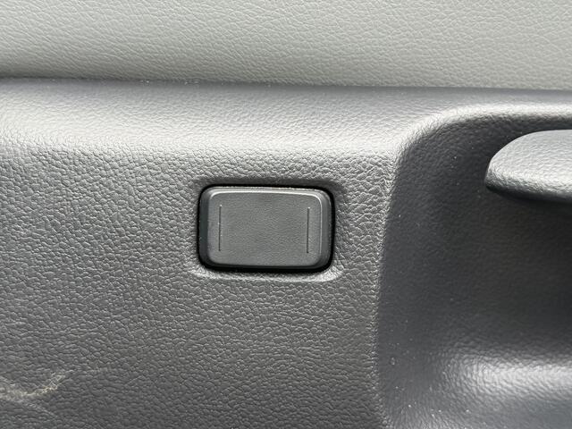 Toyota PRIUS 1.8 Plug-in Executive **NAVIGATIE/ LEDEREN BEKLEDING/ 360 CAMERA/ ADAPTIEF CRUISE CONTROL/ 36 MAANDEN GARANTIE**