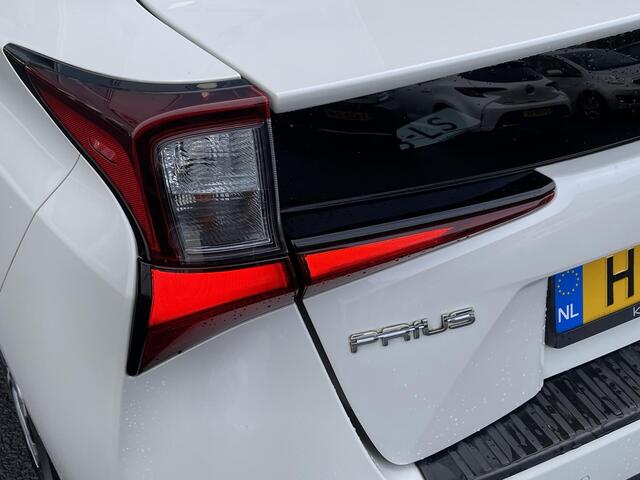 Toyota PRIUS 1.8 Executive | NL-auto + NAP | Trekhaak | Schuif/kanteldak | Dodehoekdetectie