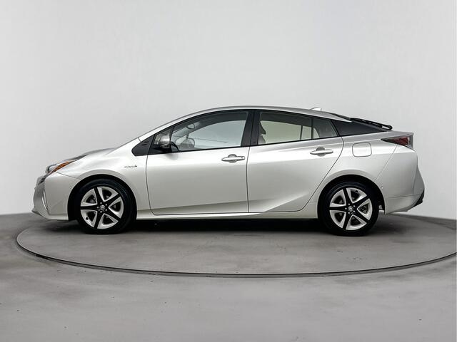 Toyota PRIUS 1.8 Executive | Parkeersensoren | JBL Premium Audio | Stoelverwarming | Parkeercamera | Head Up Display |