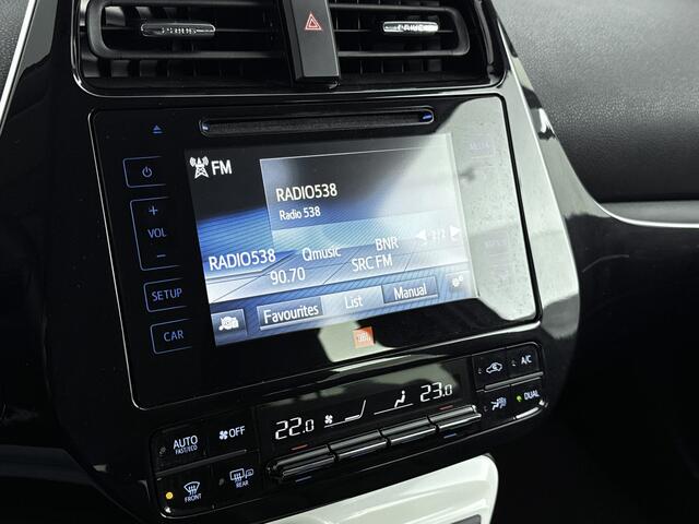 Toyota PRIUS 1.8 Executive | Parkeersensoren | JBL Premium Audio | Stoelverwarming | Parkeercamera | Head Up Display |
