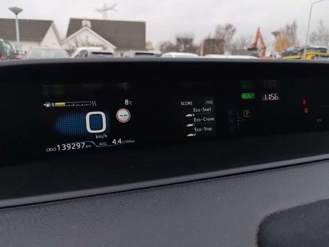 Toyota PRIUS 1.8 Dynamic Hybrid | Trekhaak | Stoelverwarming | Navigatie | Cruise Control | Climate Control |