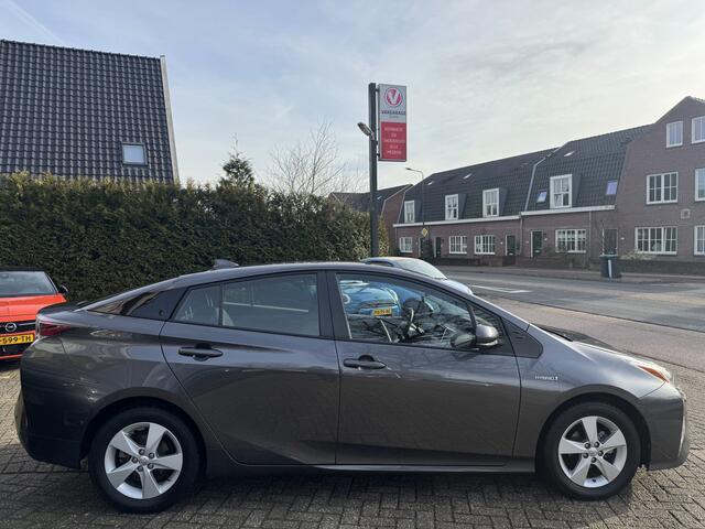 Toyota PRIUS 1.8 Hybrid Dynamic, Clima | Camera | JBL