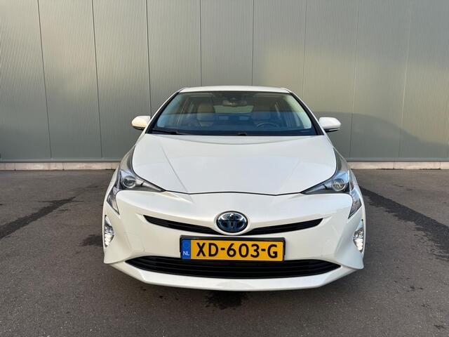 Toyota PRIUS 1.8 Black Edition CAMERA | LEDER | TREKHAAK | HEAD UP !