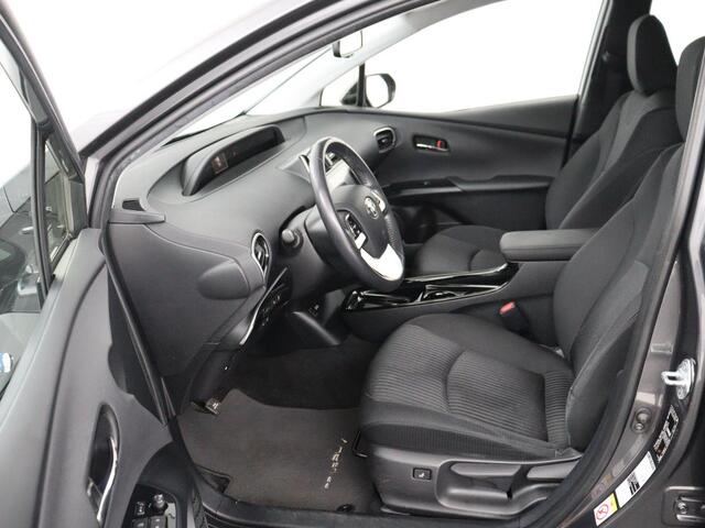 Toyota PRIUS 1.8 Plug-in Business Plus | Trekhaak | Stoelverwarming | Head-Up | JBL Sound | Adaptive cruise | Camera | Full LED | Park Assist | Climate control | Keyless | PHEV