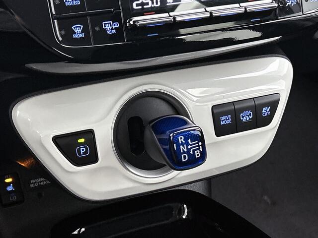 Toyota PRIUS 1.8 Plug-in Dynamic | Voorstoelen verwarmd |