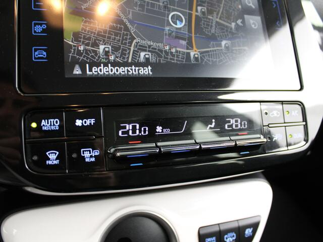 Toyota PRIUS 1.8 Plug-in Hybrid Dynamic Limited | Head up Display | Navigatie | Stoelverwarming | Cruise Control Adaptief | Camera |