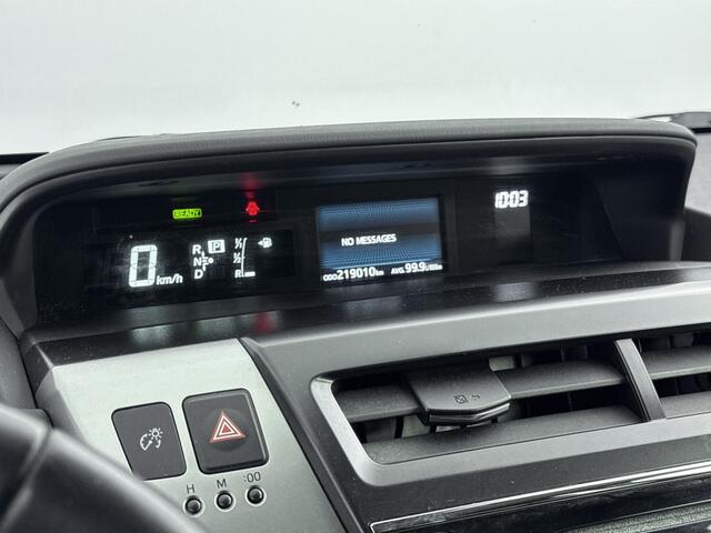 Toyota PRIUS 1.8 Hybrid Dynamic | NL-Auto | 7 Zitplaatsen | Half lederen bekleding |