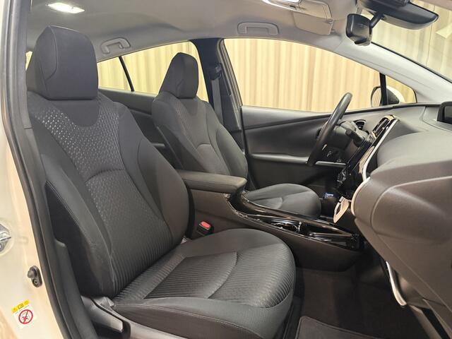 Toyota PRIUS 1.8 White Edition Adaptive Cruise / HUD / Keyless / Stoelverwarming / JBL / Camera / Navigatie / 17'' LMV