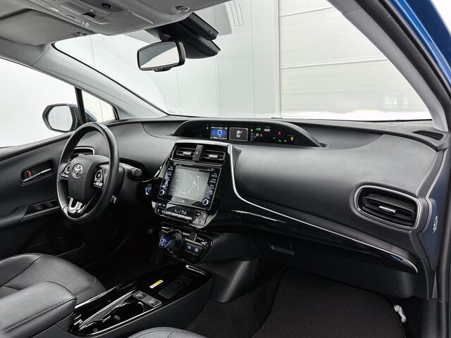 Toyota PRIUS 1.8 Executive | Zwart lederen bekleding | JBL | Head-Up Display | Dodehoek detectie | Parkeersensoren voor+achter met assistent | Navigatie | Climate Control | Cruise Control Adaptive |