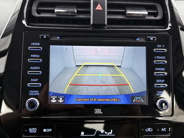Toyota PRIUS 1.8 Executive | Zwart lederen bekleding | JBL | Head-Up Display | Dodehoek detectie | Parkeersensoren voor+achter met assistent | Navigatie | Climate Control | Cruise Control Adaptive |