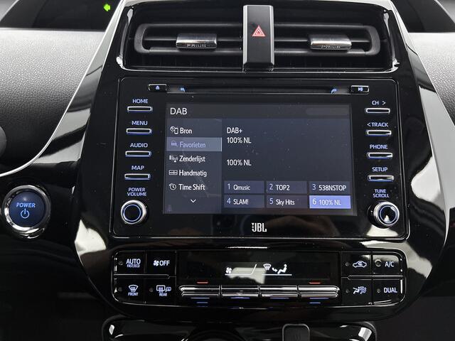 Toyota PRIUS 1.8 Executive | Zwart lederen bekleding | JBL | Head-Up Display | Dodehoek detectie | Parkeersensoren voor+achter met assistent | Navigatie | Climate Control | Cruise Control Adaptive |