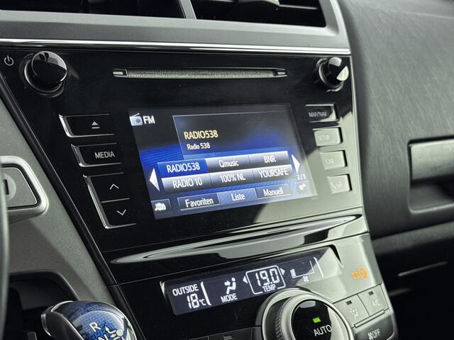 Toyota PRIUS 1.8 Executive | Parkeersensoren | Navigatie | Half leder | Stoelverwarming |