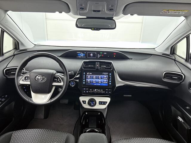 Toyota PRIUS 1.8 Plug-in Dynamic | BTW Voertuig | Stoelverwarming | Navigatie | Cruise control adaptive | Climate Control | DAB | Achteruitrijcamera | Draadloze telefoonlader |