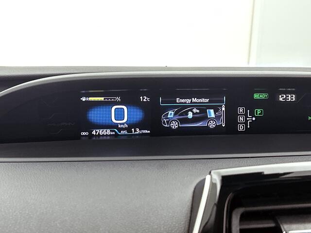 Toyota PRIUS 1.8 Plug-in Dynamic | BTW Voertuig | Stoelverwarming | Navigatie | Cruise control adaptive | Climate Control | DAB | Achteruitrijcamera | Draadloze telefoonlader |