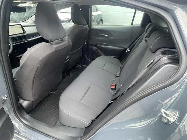 Toyota PRIUS 2.0 Plug-in Executive Panoramadak All seasonbanden