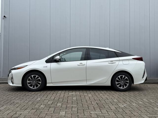 Toyota PRIUS 1.8 Plug-in Dynamic keyless Cruise Navi