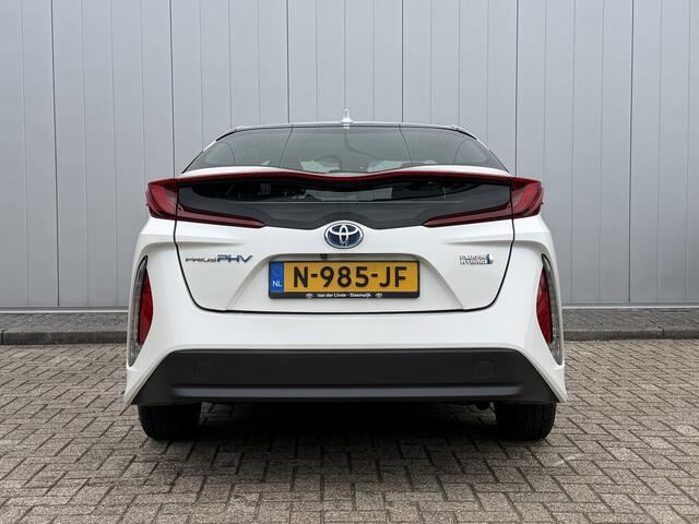 Toyota PRIUS 1.8 Plug-in Dynamic keyless Cruise Navi
