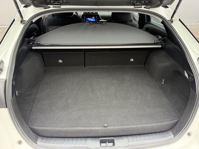 Toyota PRIUS 1.8 Plug-in Dynamic keyless Cruise Navi