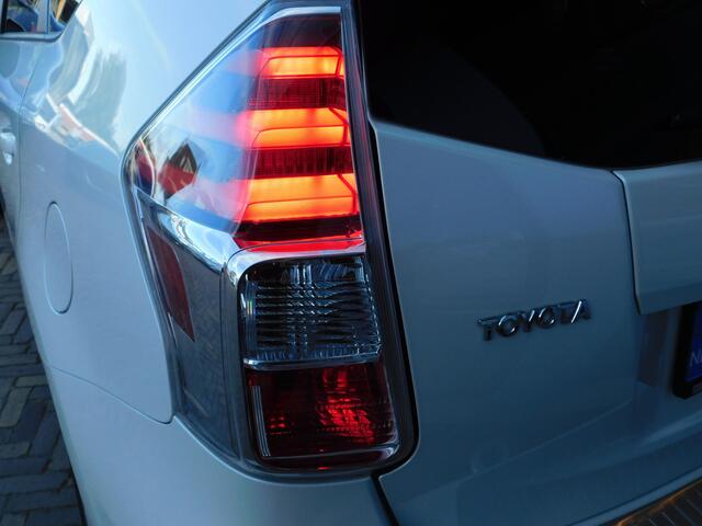 Toyota PRIUS 1.8 SkyView Edition – foto 8