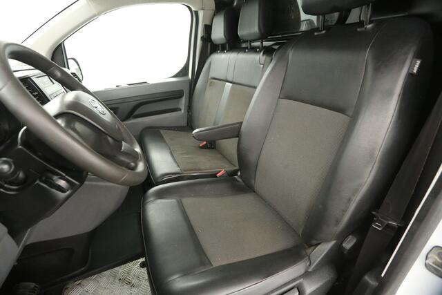 Toyota PROACE 1.5 D-4D L2H1 Airco Cruise 3 Persoons Stoelverw. Elektrpakket Trekhaak