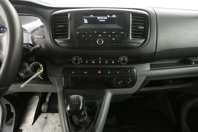 Toyota PROACE 1.5 D-4D L2H1 Airco Cruise 3 Persoons Stoelverw. Elektrpakket Trekhaak