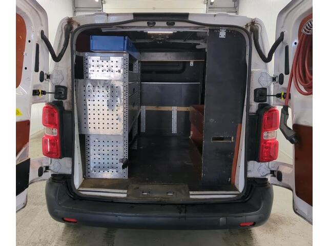 Toyota PROACE Electric Worker L2 Extra Range 75 kWh +/- 330KM / 3Pers./ Navigatie / Airco / Pdc+Camera / Mooie Bedrijfswagen inrichting /