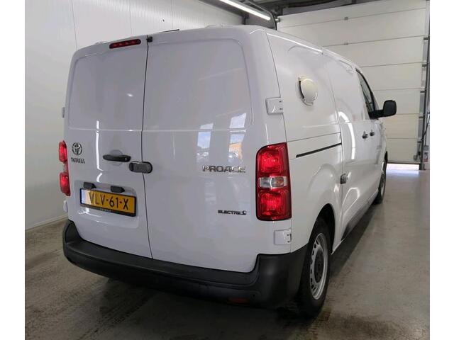 Toyota PROACE Electric Worker L2 Extra Range 75 kWh +/- 330KM / 3Pers./ Navigatie / Airco / Mooie Bedrijfswagen inrichting /