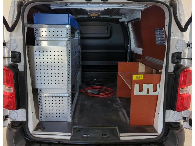 Toyota PROACE Electric Worker L2 Extra Range 75 kWh +/- 330KM / 3Pers./ Navigatie / Airco / Pdc+Camera / Mooie Bedrijfswagen inrichting /